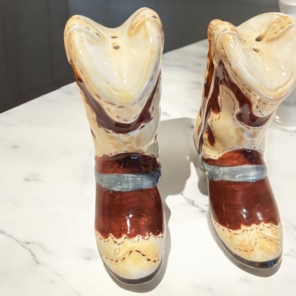 Vintage Ceramic Cowboy Boot Salt and Pepper Shakers - Picture 5 of 9